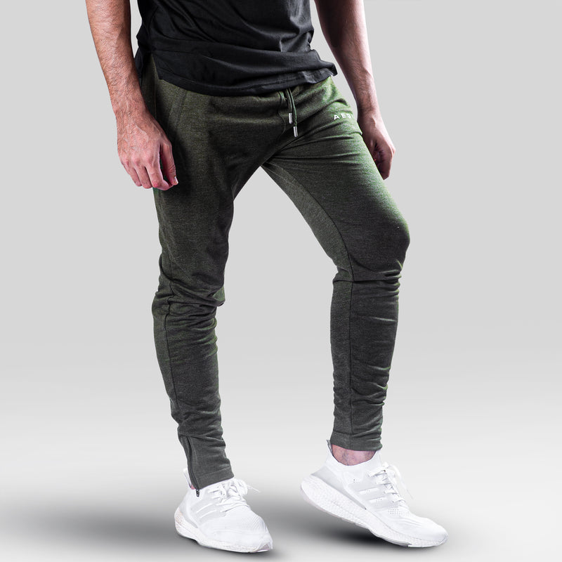 Core-Essential-jogger- Olive