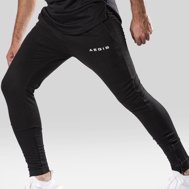 Core-Essential-jogger- Black